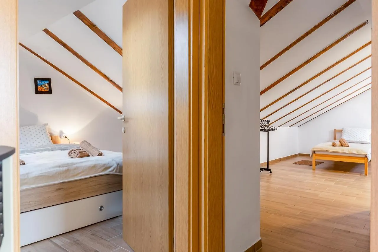 *** Resort Sokol - Secret Forest House Gračac Kroatien