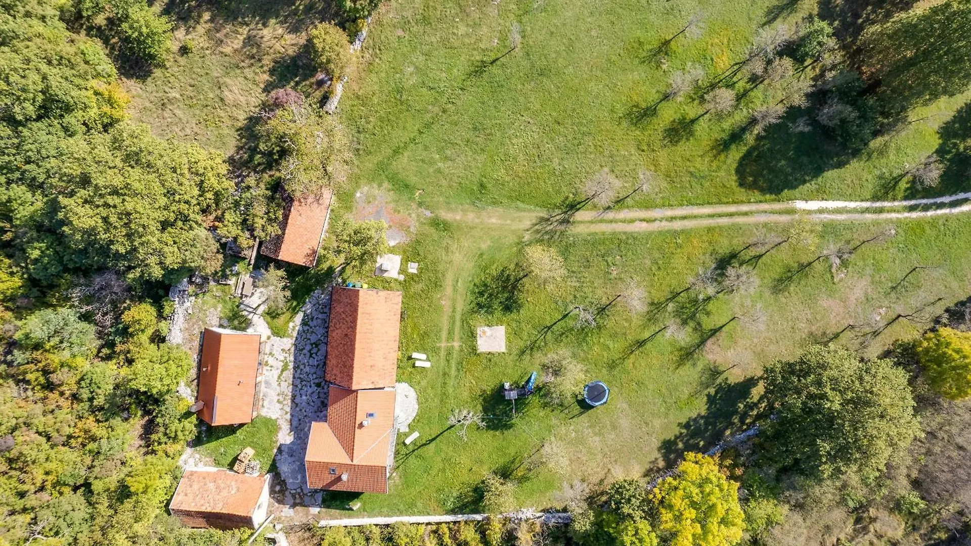 Sokol - Secret Forest House Gračac Resort